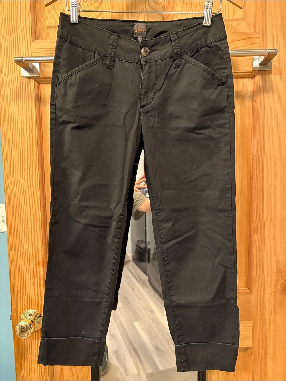 Black Cuffed Women’s Capris Slim Fit Sz 2